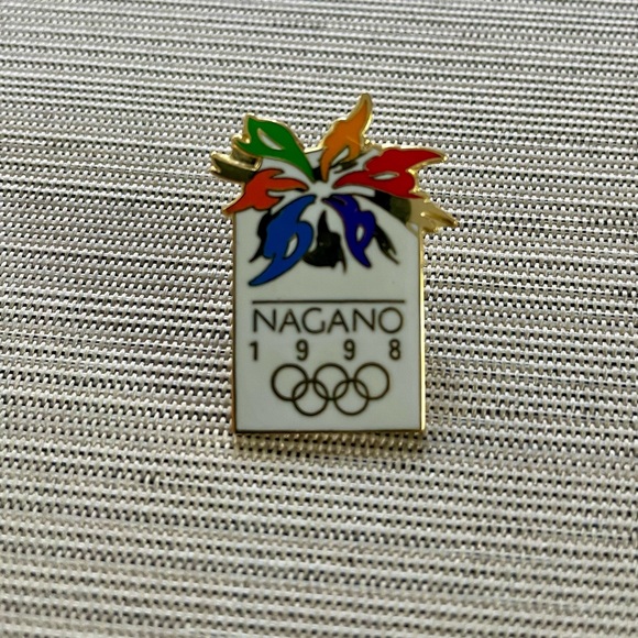 Olympic pin from Nagano 1998 games - Picture 1 of 2